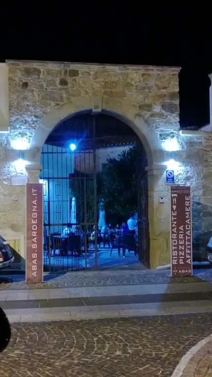 Abas Ristorante Pizzeria Affittacamere Ales المظهر الخارجي الصورة