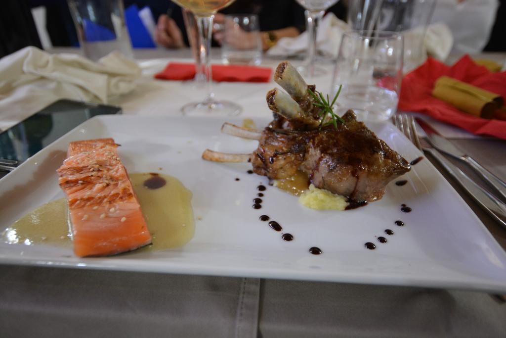 Abas Ristorante Pizzeria Affittacamere Ales المظهر الخارجي الصورة