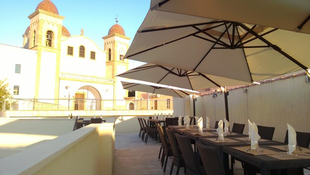 Abas Ristorante Pizzeria Affittacamere Ales المظهر الخارجي الصورة